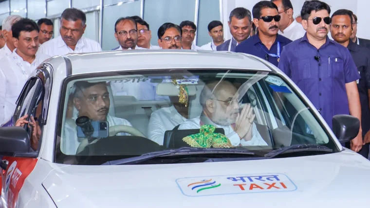 A map of India with numerous city pins, symbolizing Bharat Taxi's expansion into 500 cities.