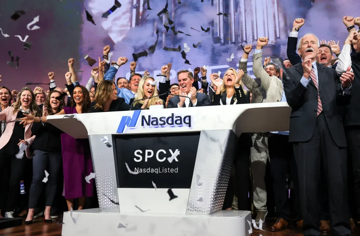 A graphic depicting a rocket launch (SpaceX) alongside various company logos (OpenAI, Anthropic) suggesting a race to public markets.